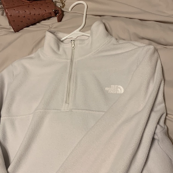 North Face pullover - Picture 2 of 4